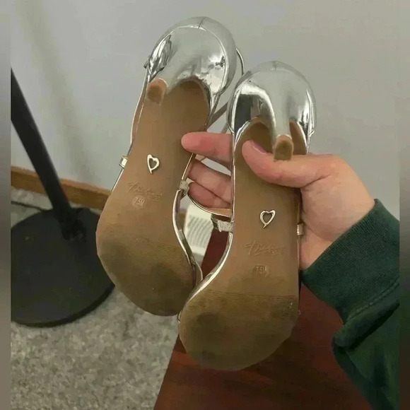 Thalia Sodi Silver Heels - Picture 2 of 4